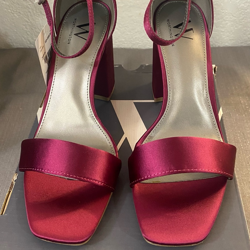 Worthington Women's Satin Maroon Heels